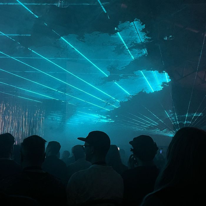 Blue laser show over the Nordic.js crowd
